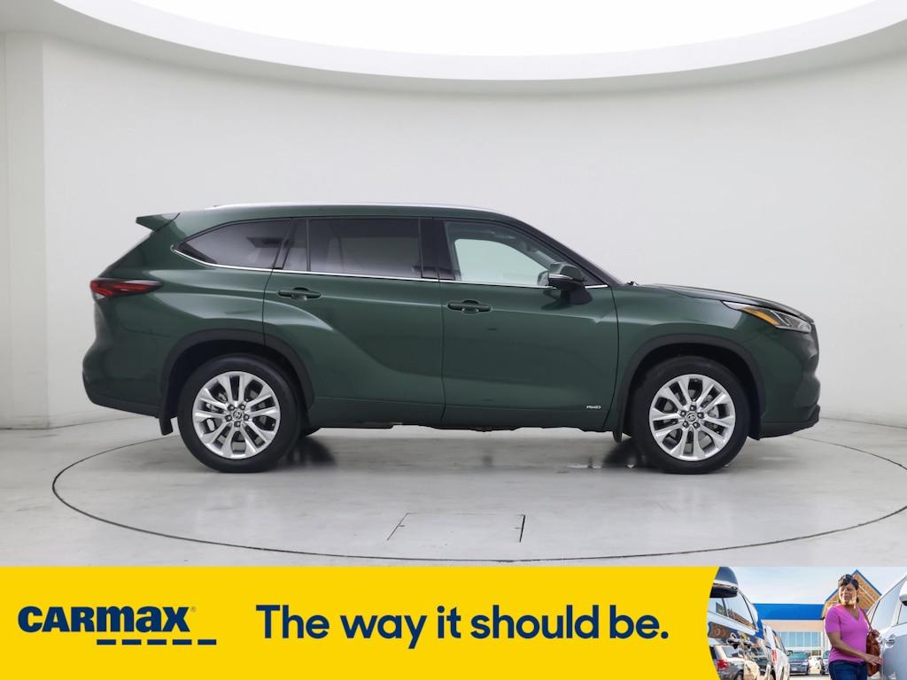 used 2024 Toyota Highlander Hybrid car, priced at $54,998