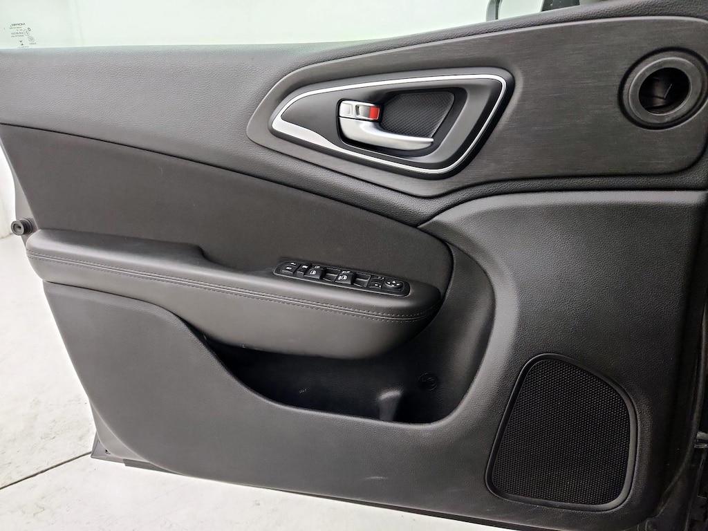 used 2015 Chrysler 200 car, priced at $13,998
