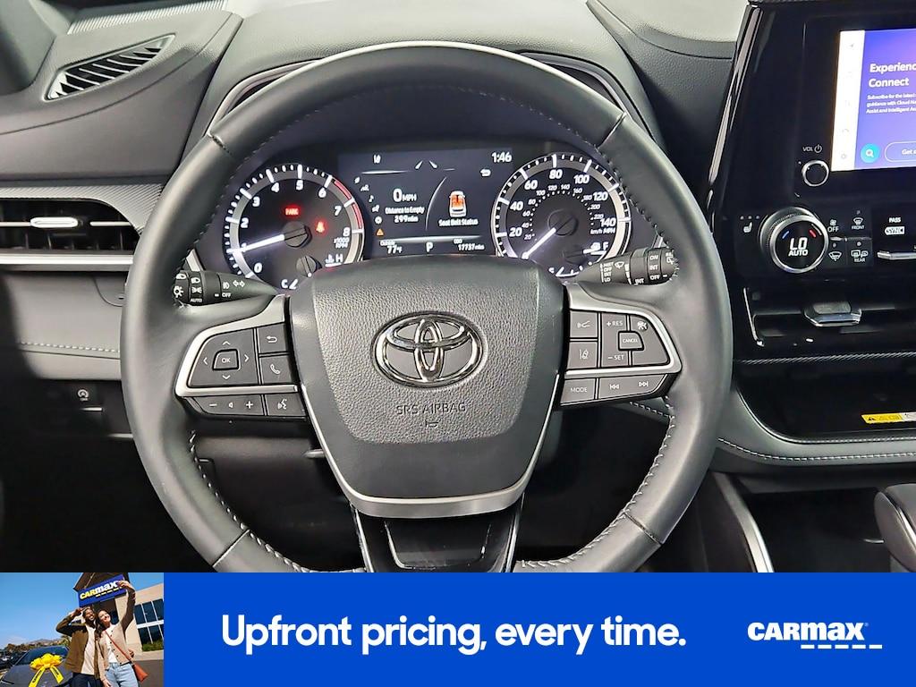 used 2023 Toyota Highlander car, priced at $40,998