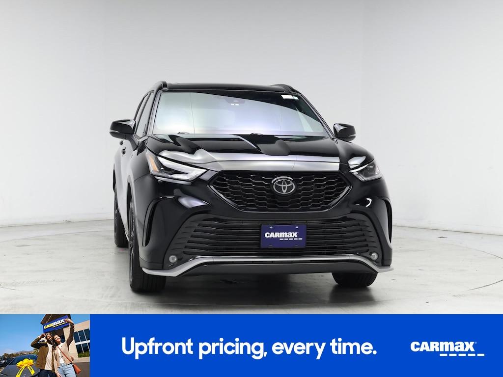 used 2023 Toyota Highlander car, priced at $40,998