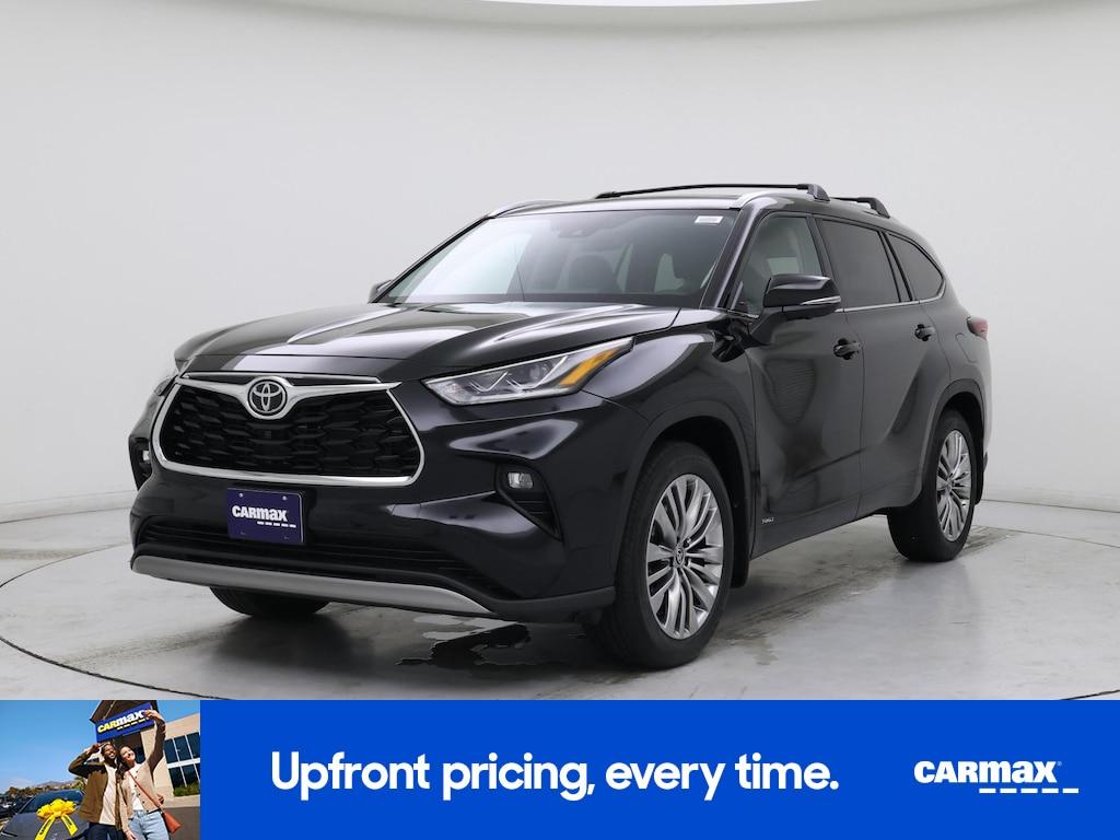 used 2025 Toyota Highlander Hybrid car, priced at $55,998
