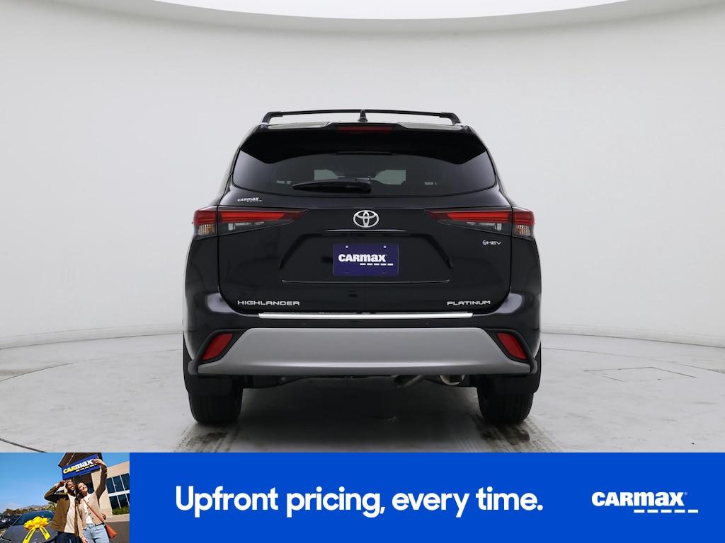 used 2025 Toyota Highlander Hybrid car, priced at $55,998