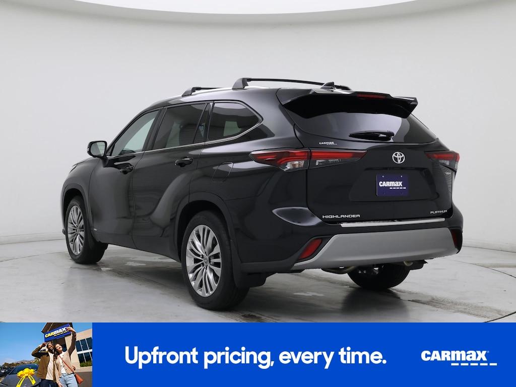 used 2025 Toyota Highlander Hybrid car, priced at $55,998