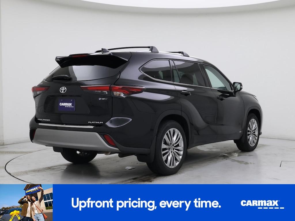 used 2025 Toyota Highlander Hybrid car, priced at $55,998