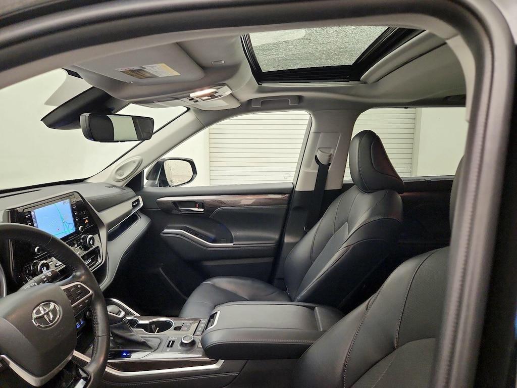 used 2022 Toyota Highlander car, priced at $41,998