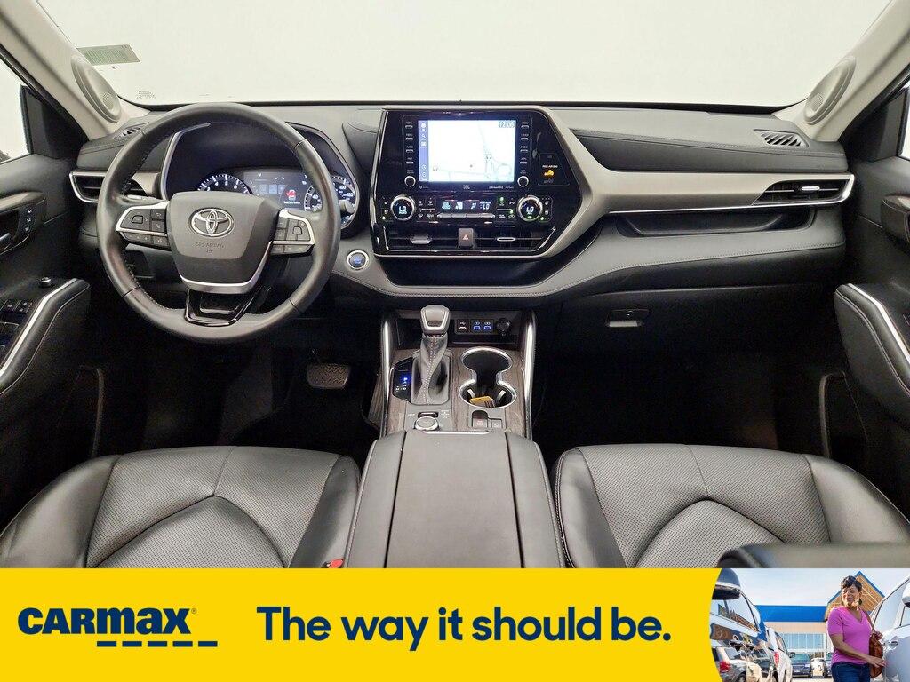 used 2022 Toyota Highlander car, priced at $41,998
