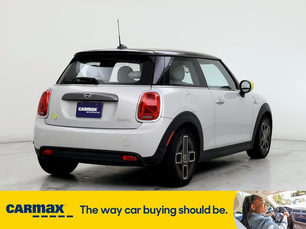 used 2021 MINI SE Hardtop car, priced at $22,998