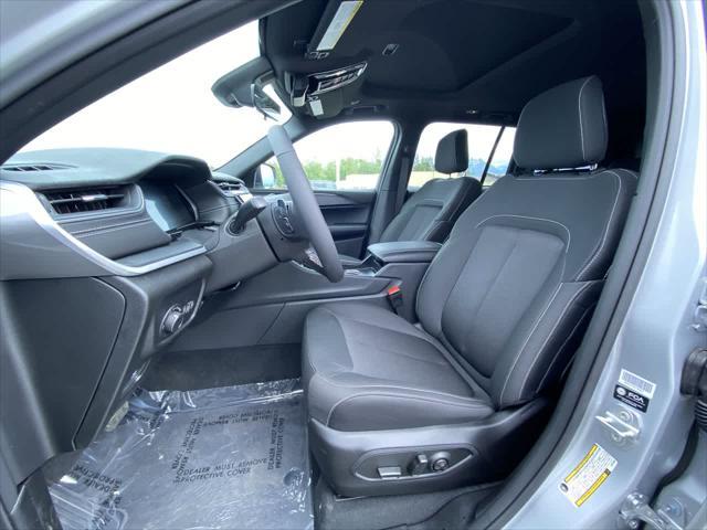 used 2025 Jeep Grand Cherokee car, priced at $39,990