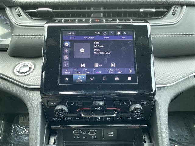 used 2025 Jeep Grand Cherokee car, priced at $39,990