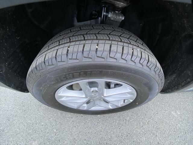 used 2025 Jeep Grand Cherokee car, priced at $39,990