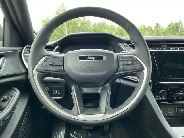 used 2025 Jeep Grand Cherokee car, priced at $39,990
