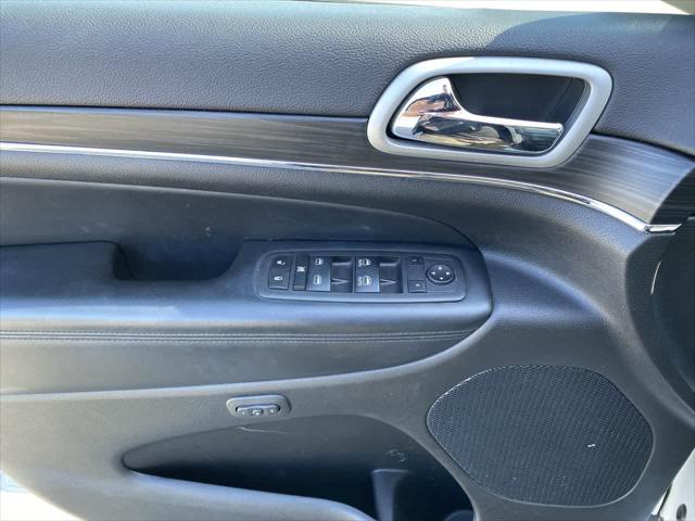 used 2022 Jeep Grand Cherokee car, priced at $28,490