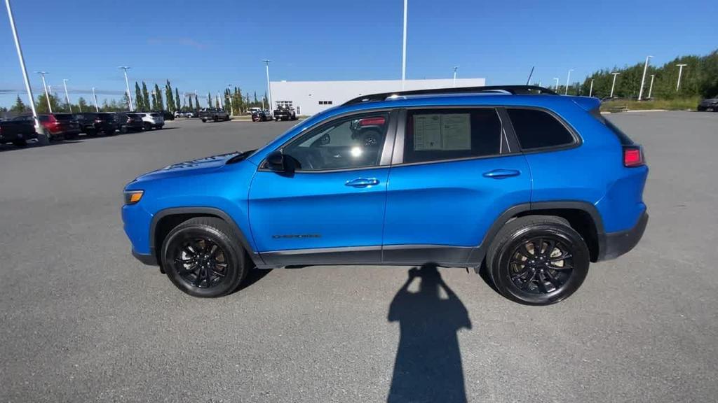 used 2023 Jeep Cherokee car, priced at $25,490