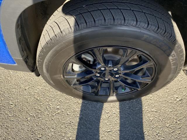 used 2023 Jeep Cherokee car, priced at $25,990