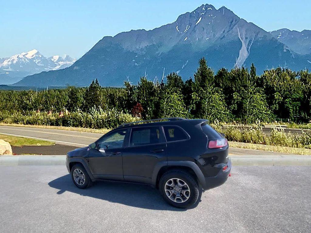 used 2020 Jeep Cherokee car, priced at $25,490