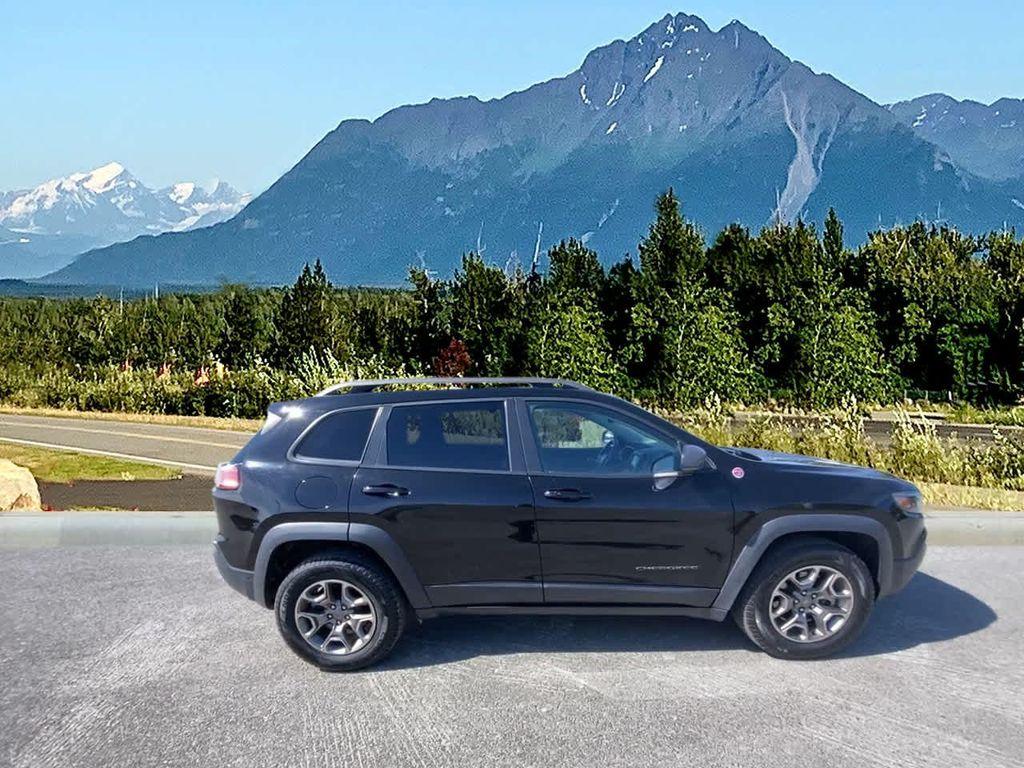 used 2020 Jeep Cherokee car, priced at $25,490