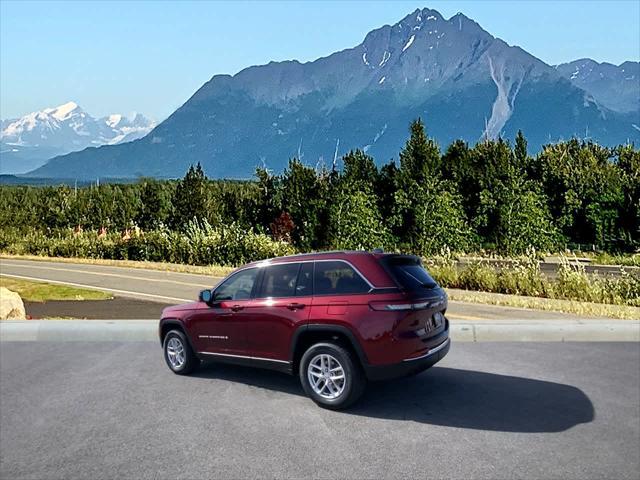 new 2025 Jeep Grand Cherokee car, priced at $42,197