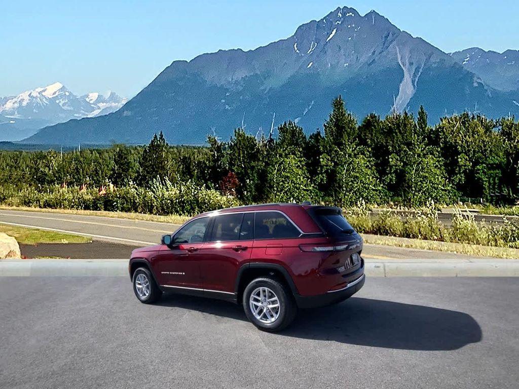 new 2025 Jeep Grand Cherokee car, priced at $40,935