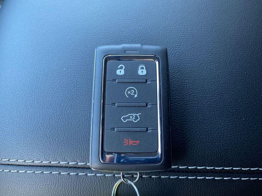 new 2025 Jeep Grand Cherokee car, priced at $40,935