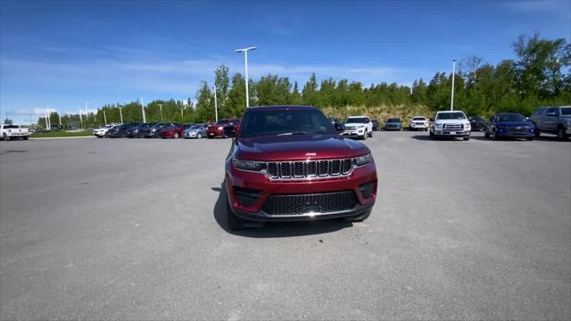 new 2025 Jeep Grand Cherokee car, priced at $42,197