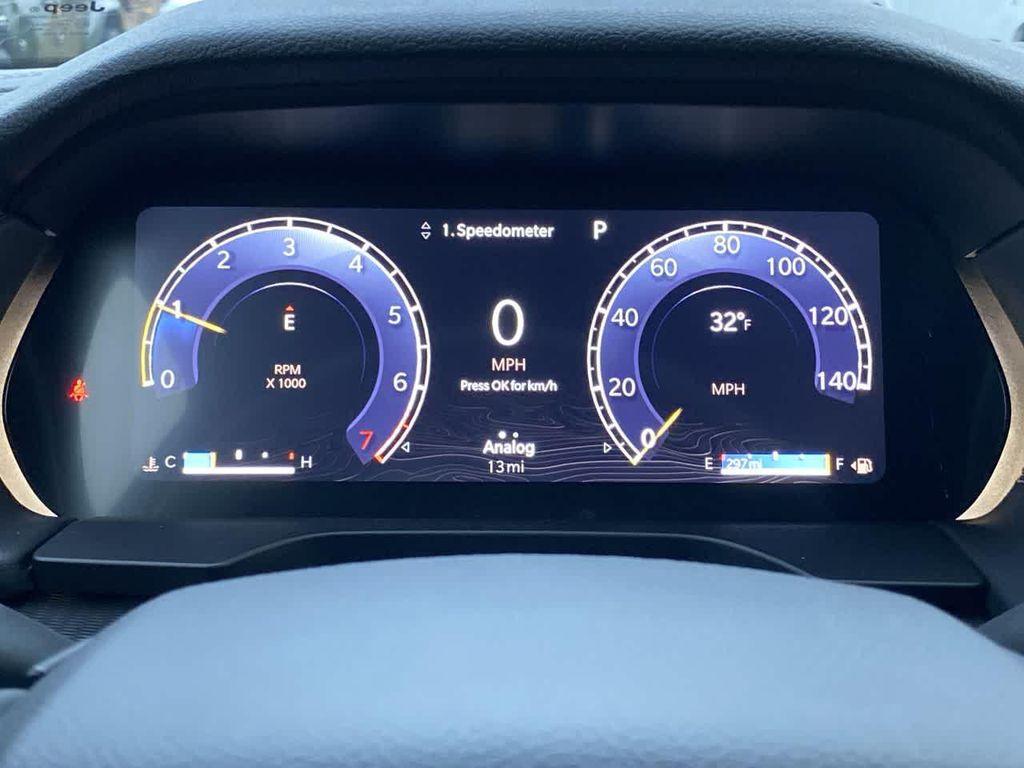 new 2025 Jeep Grand Cherokee car, priced at $43,717