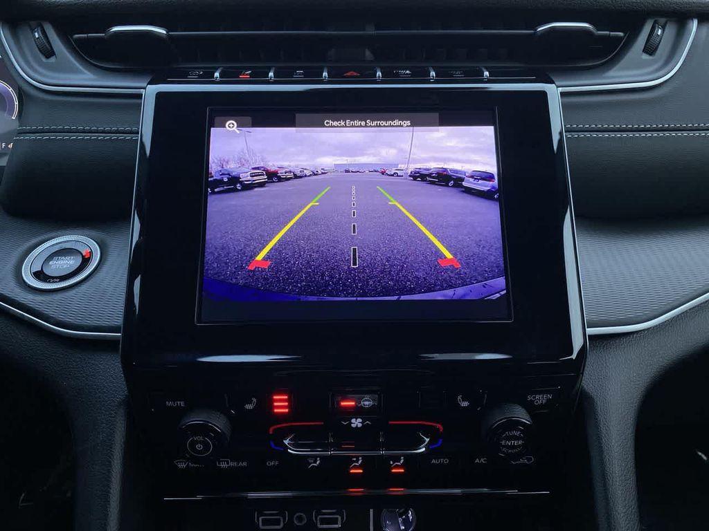 new 2025 Jeep Grand Cherokee car, priced at $43,717