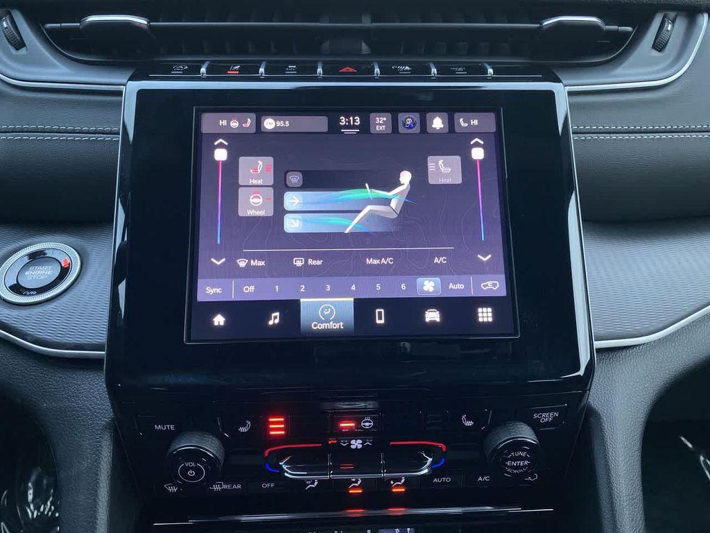 new 2025 Jeep Grand Cherokee car, priced at $43,717