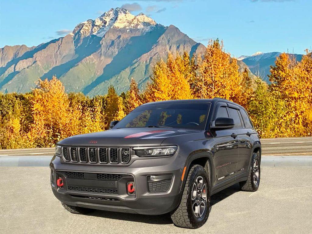 used 2022 Jeep Grand Cherokee car, priced at $35,990