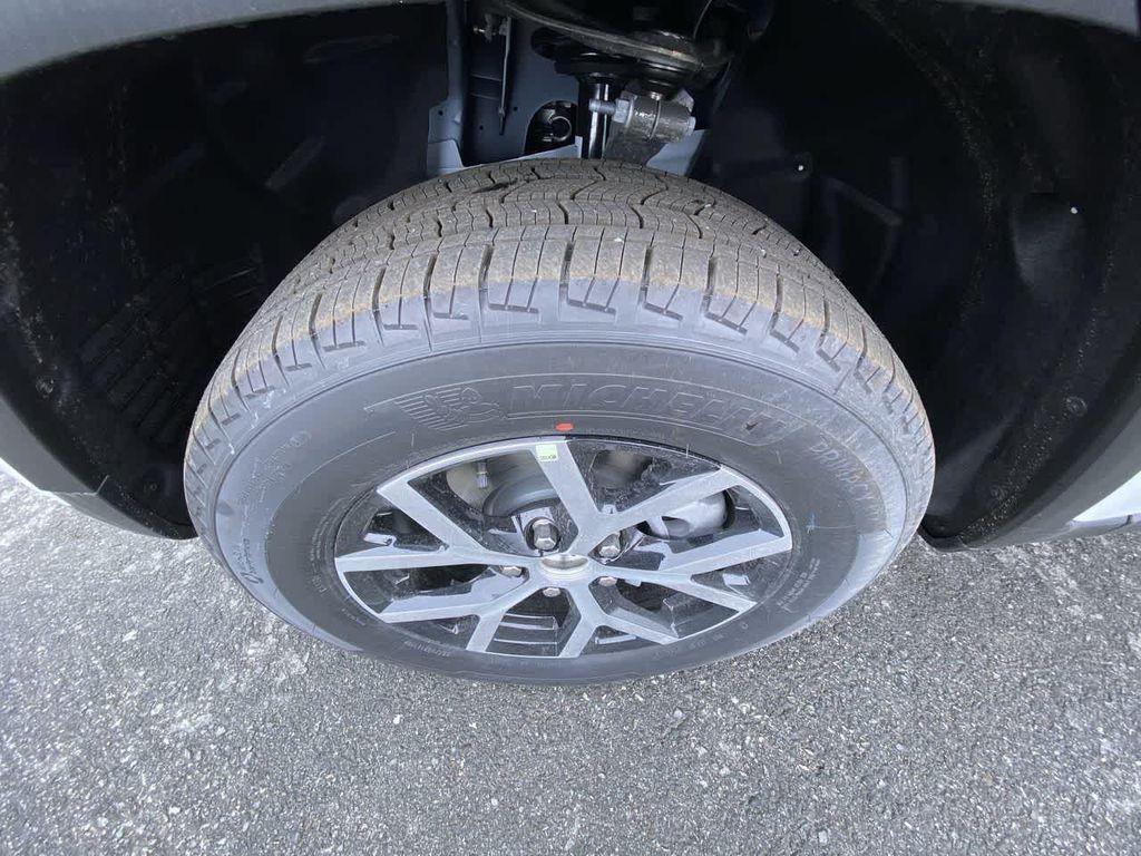 new 2025 Jeep Grand Cherokee car, priced at $46,458