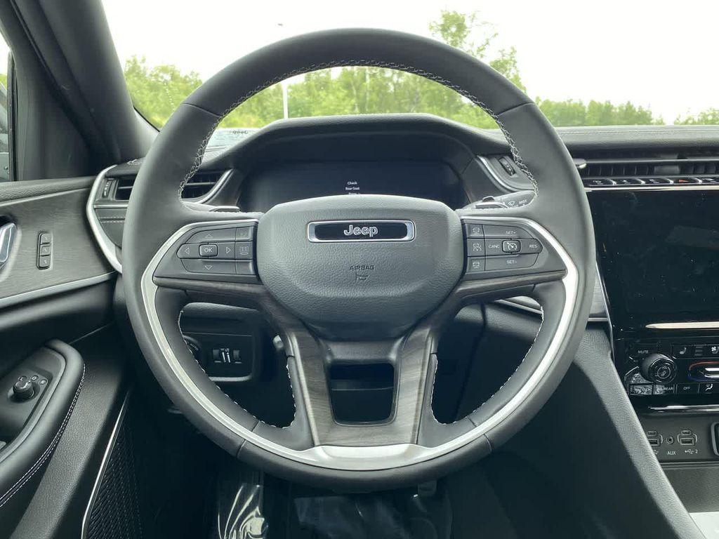 new 2025 Jeep Grand Cherokee car, priced at $46,458