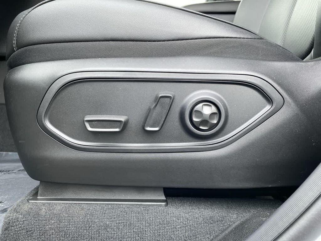 new 2025 Jeep Grand Cherokee car, priced at $46,458