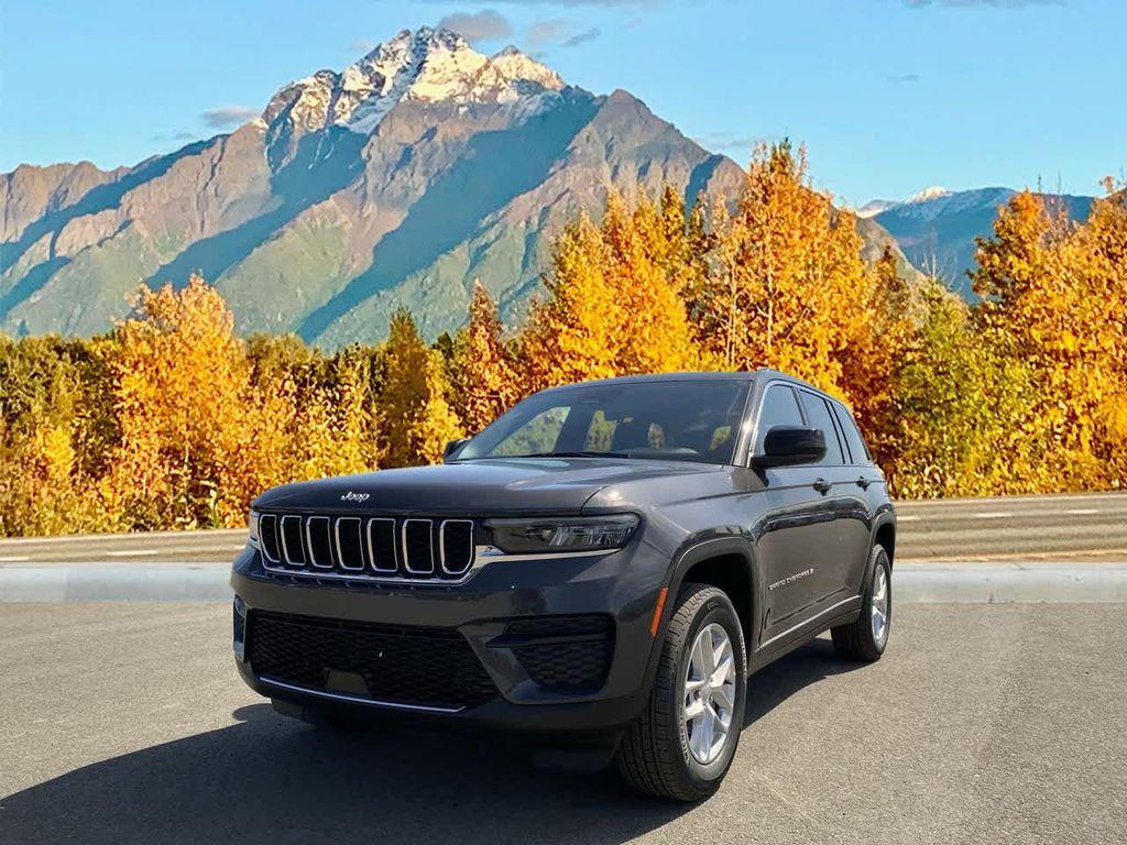 new 2025 Jeep Grand Cherokee car, priced at $37,039