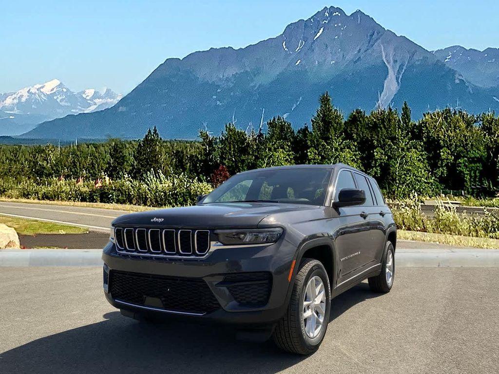 new 2025 Jeep Grand Cherokee car, priced at $40,039
