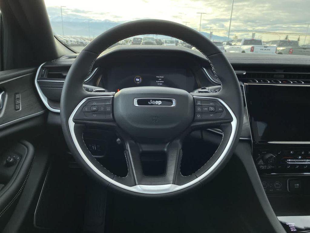 new 2025 Jeep Grand Cherokee car, priced at $52,343