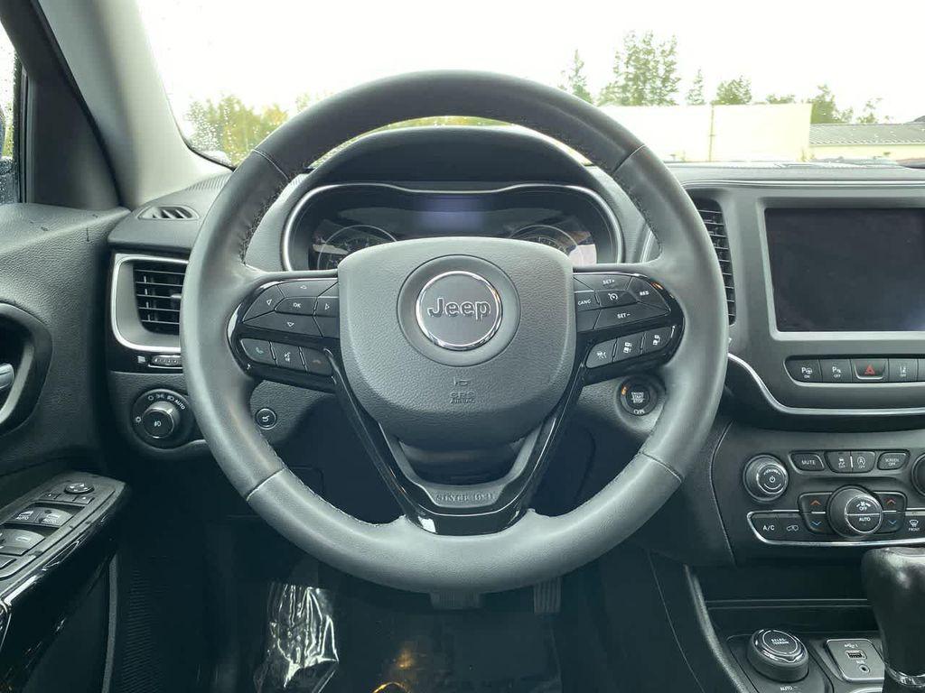 used 2023 Jeep Cherokee car, priced at $23,490