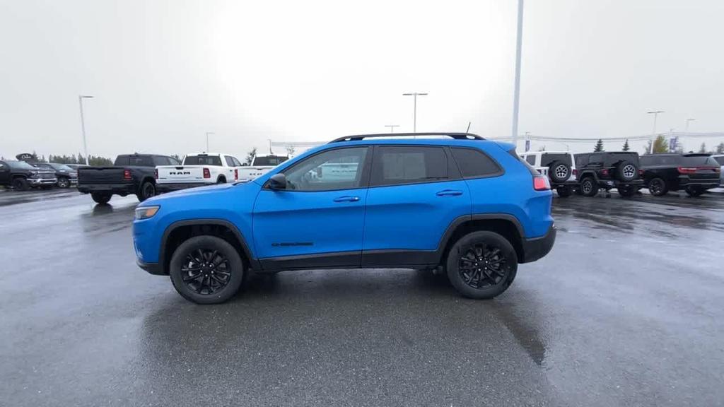 used 2023 Jeep Cherokee car, priced at $23,490