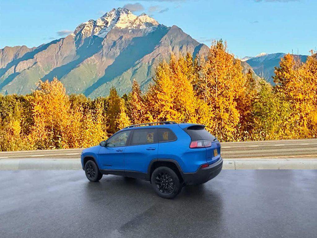 used 2023 Jeep Cherokee car, priced at $23,490