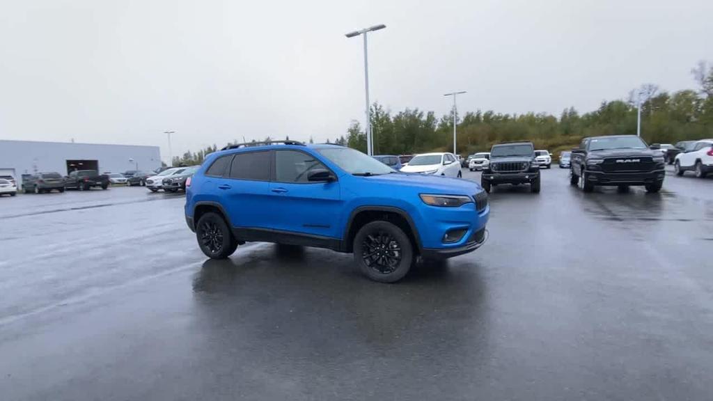 used 2023 Jeep Cherokee car, priced at $23,490