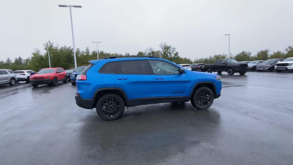 used 2023 Jeep Cherokee car, priced at $23,490