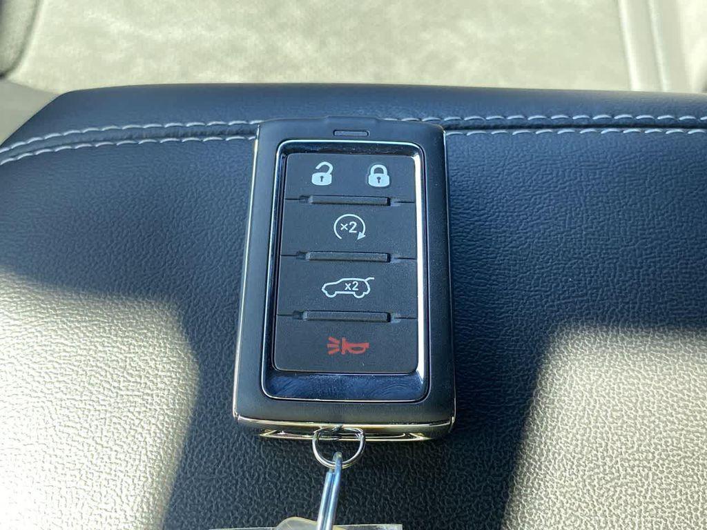 new 2025 Jeep Grand Cherokee car, priced at $44,717