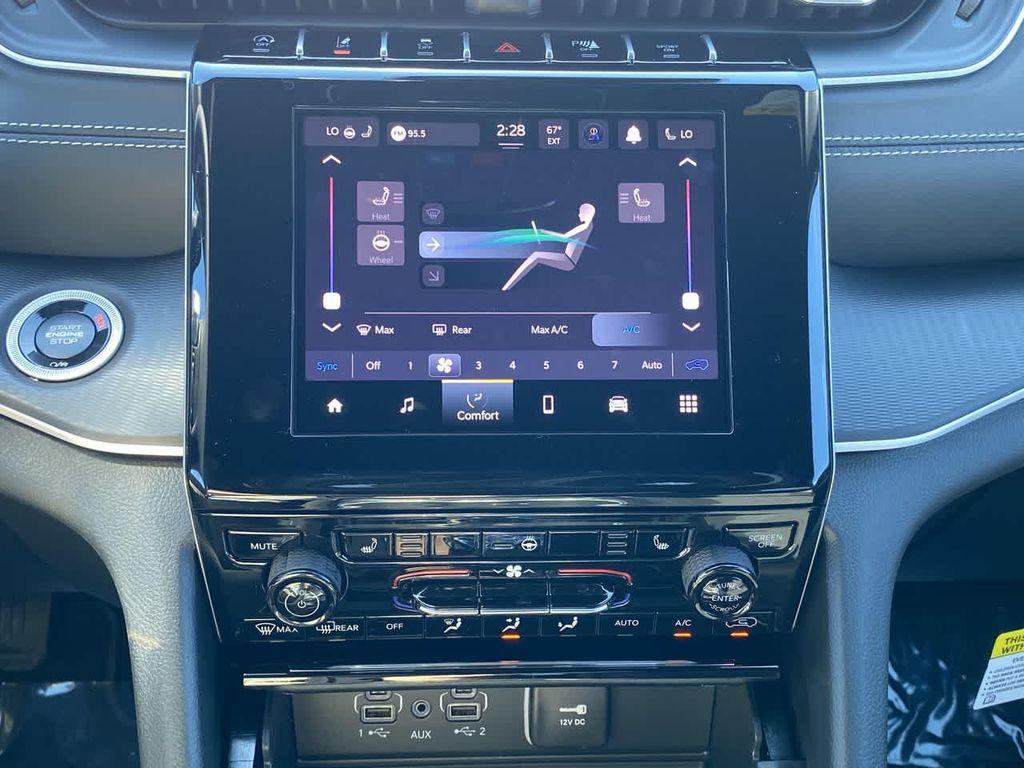 new 2025 Jeep Grand Cherokee car, priced at $44,717