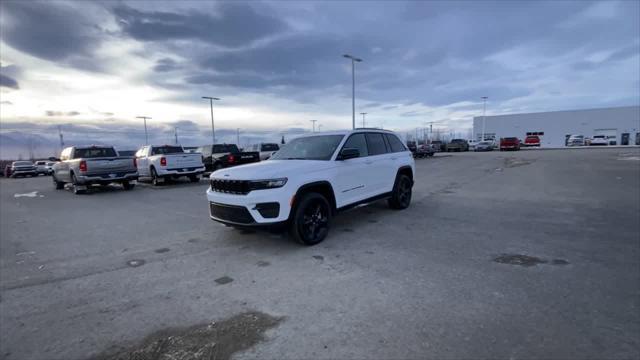 new 2025 Jeep Grand Cherokee car, priced at $44,720