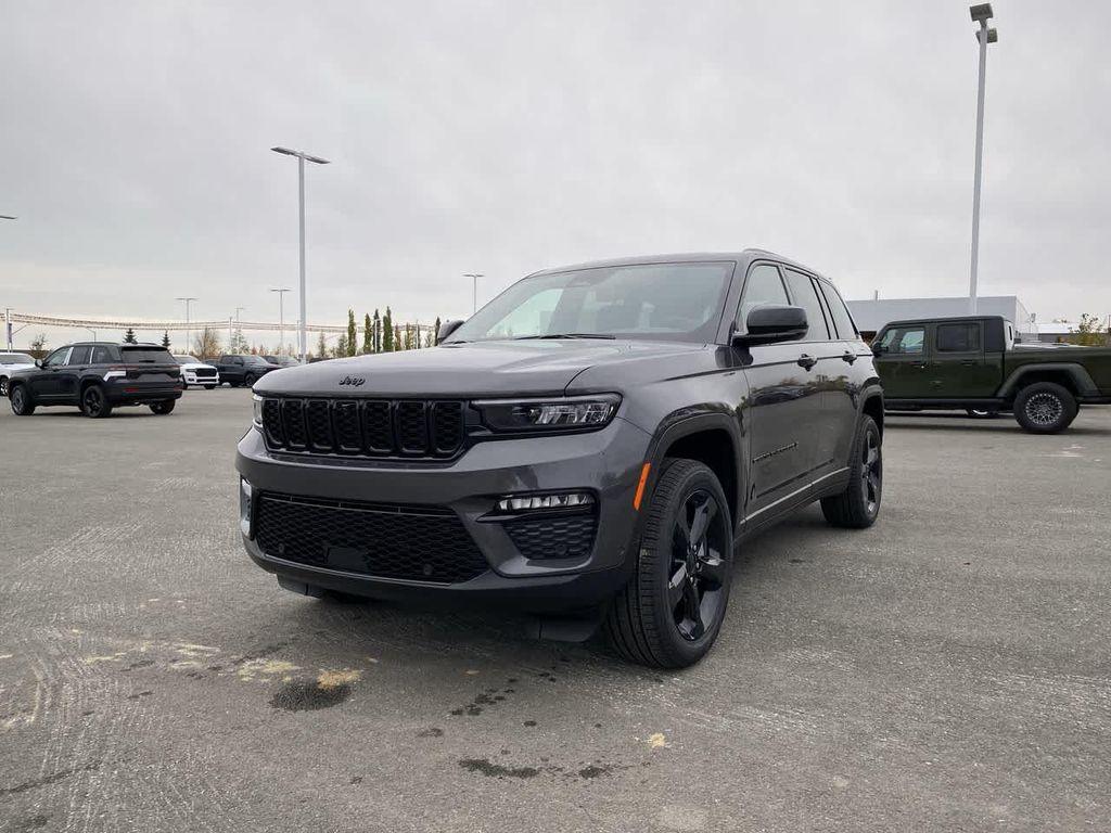 new 2025 Jeep Grand Cherokee car, priced at $52,343
