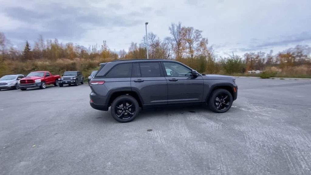 new 2025 Jeep Grand Cherokee car, priced at $52,343