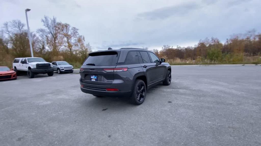 new 2025 Jeep Grand Cherokee car, priced at $52,343