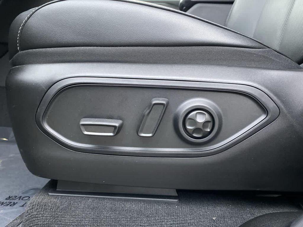 new 2025 Jeep Grand Cherokee car, priced at $52,343