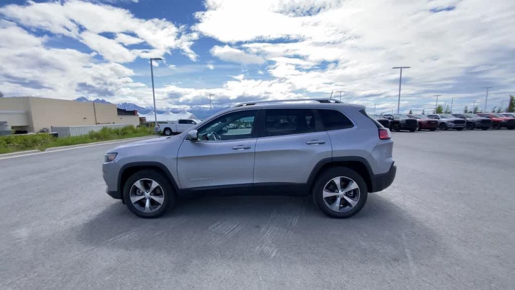 used 2020 Jeep Cherokee car, priced at $26,990