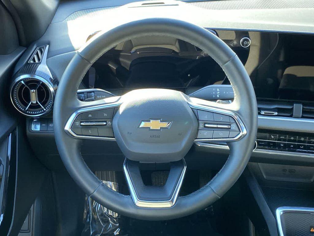 used 2025 Chevrolet Equinox car, priced at $30,990