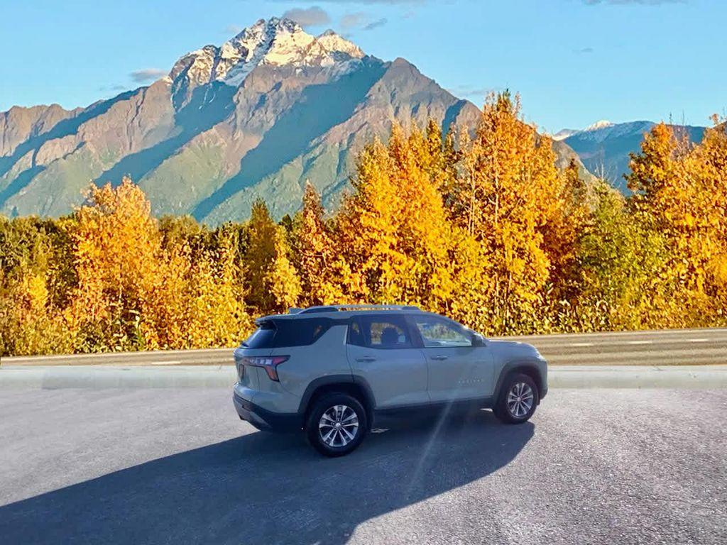 used 2025 Chevrolet Equinox car, priced at $29,990