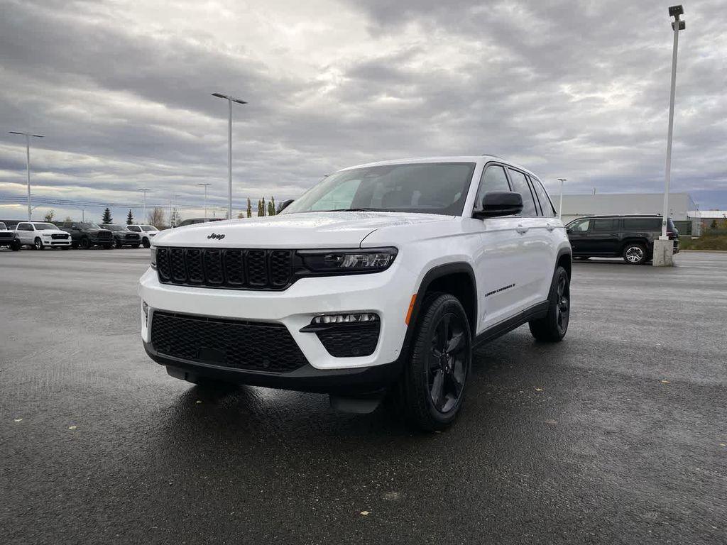 new 2025 Jeep Grand Cherokee car, priced at $51,807